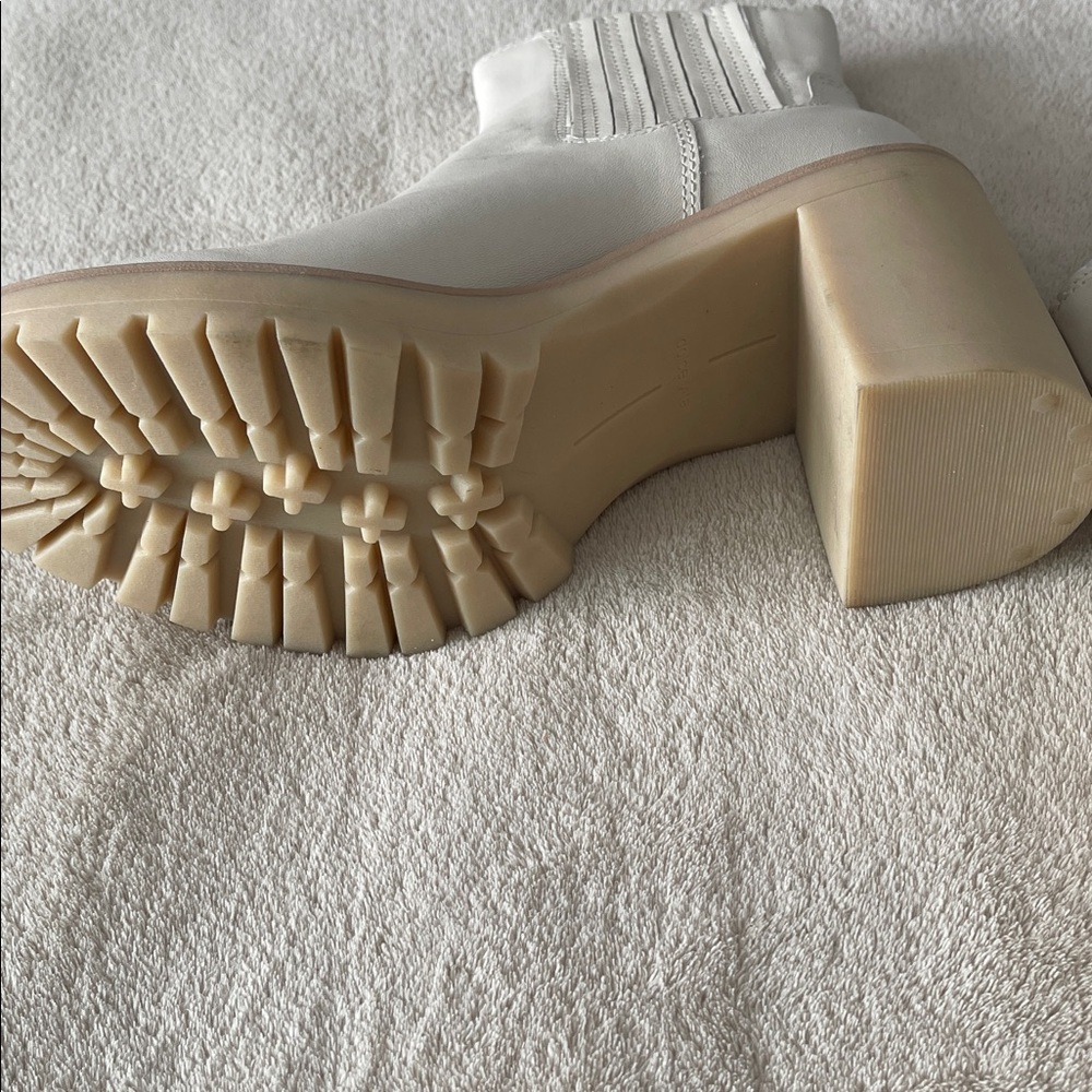 NWOB Dolce Vita Cream Chunky Heal Boot SZ 9.5 - Picture 6 of 10
